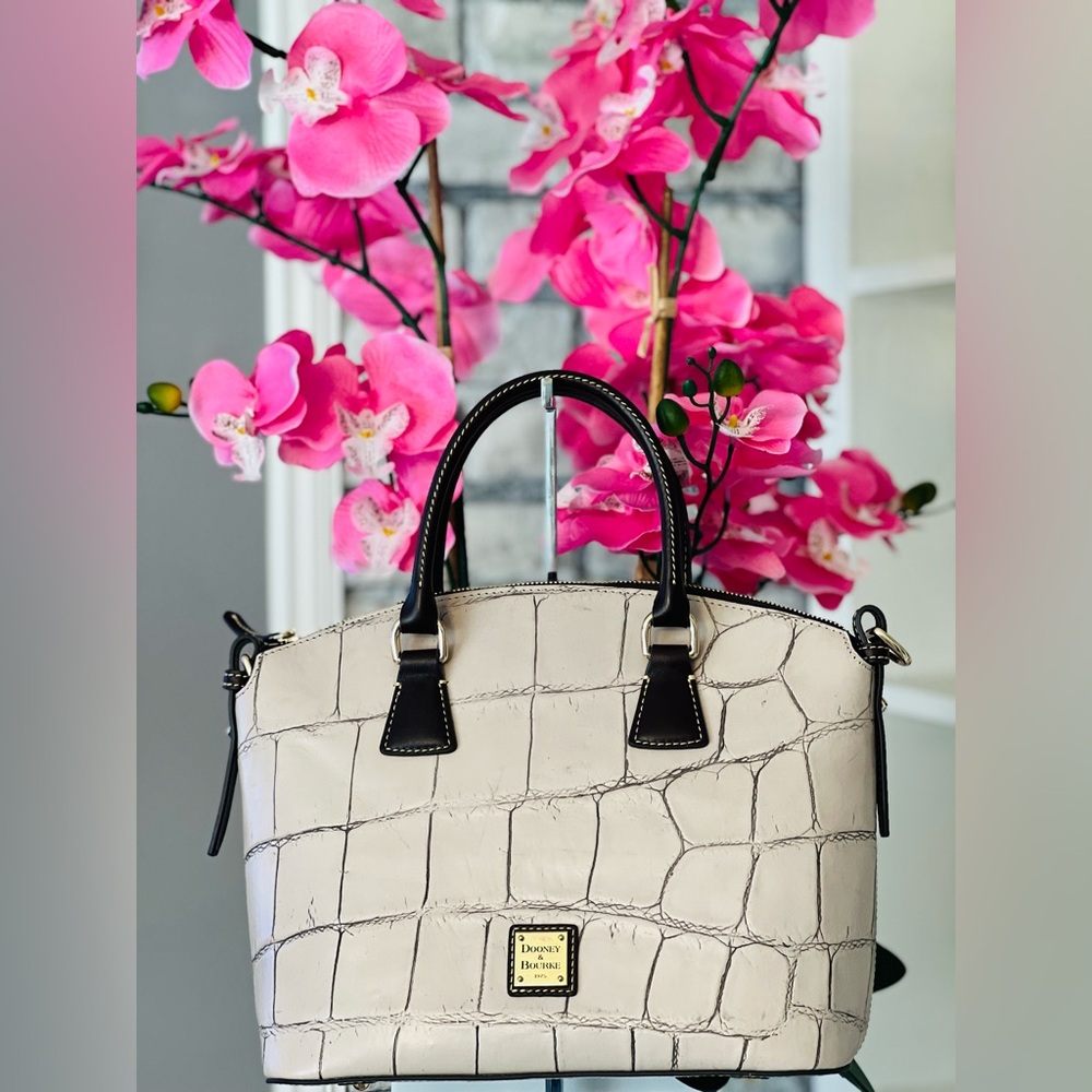 NWT Dooney & Bourke Beige Croc Satchel